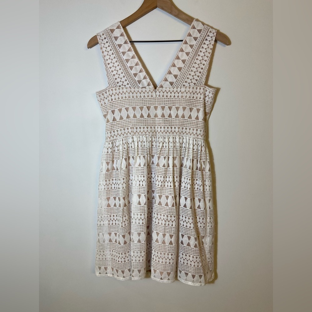 $268 New BCBGMaxazria Camielle Dress Mini Sleeveless Off White Sz 2 - Picture 4 of 7